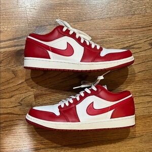 Air Jordan 1 Low (Red and White)